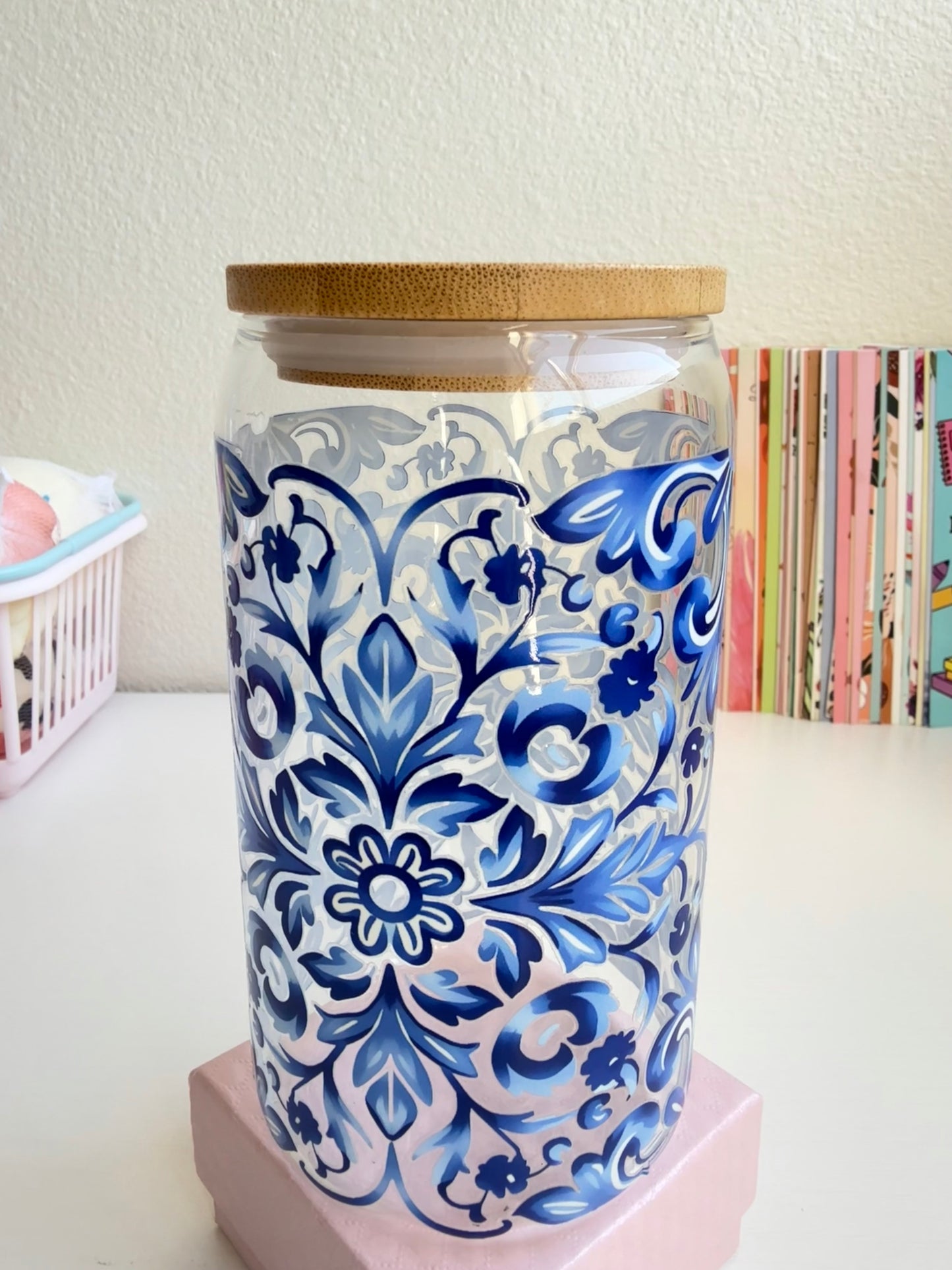 Ornamental Blue Glass Cup – 16 oz Elegant Pattern with Lid Choice