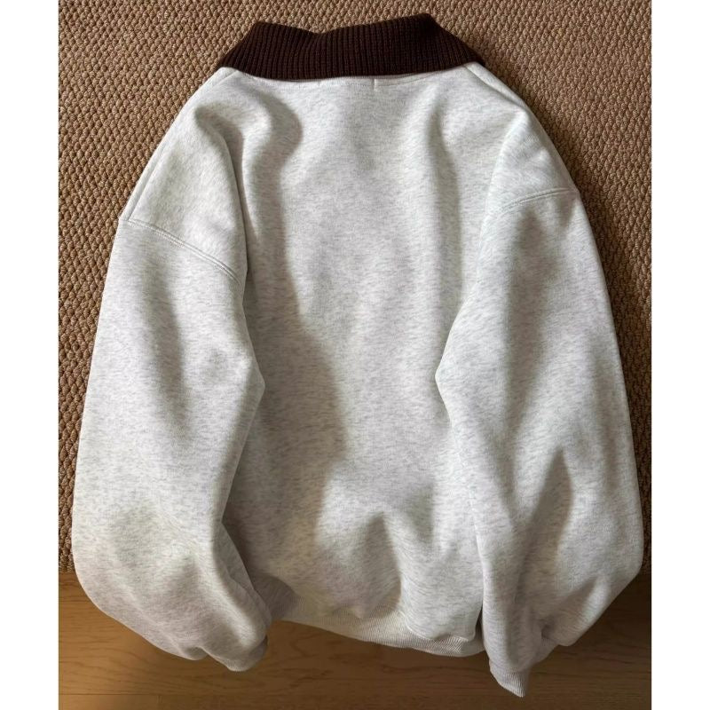 “SIX CATS DANCING” Cartoon Sweatshirt – Light Gray with Embroidered Sleeve Detail