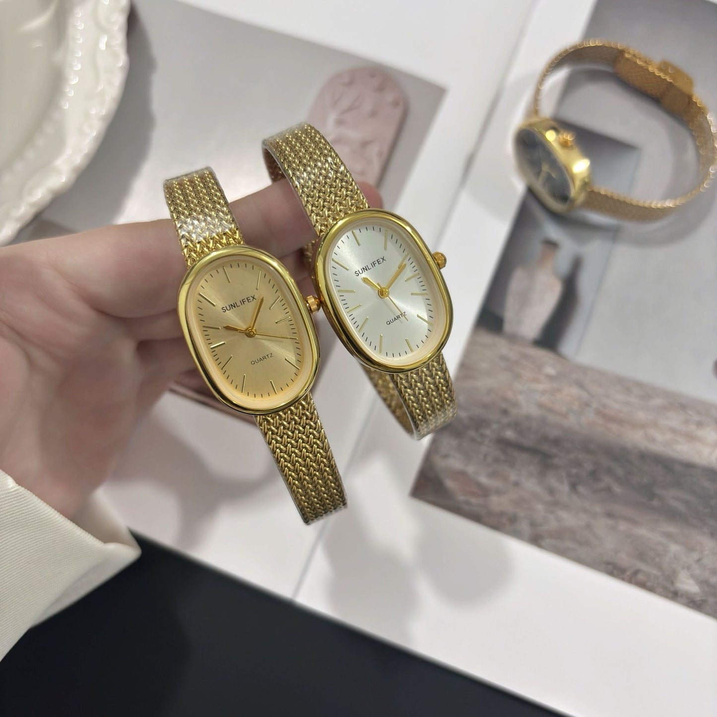 SUNLIFEX Gold Mesh Oval Watch – Minimalist Elegance in Timeless Design